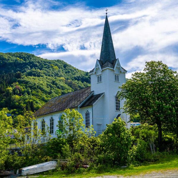 Skånevik kirke