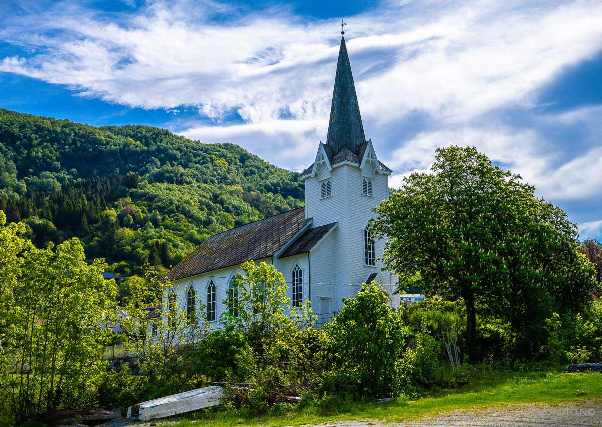 Skånevik kirke