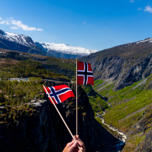 17.mai ved Vøringsfossen