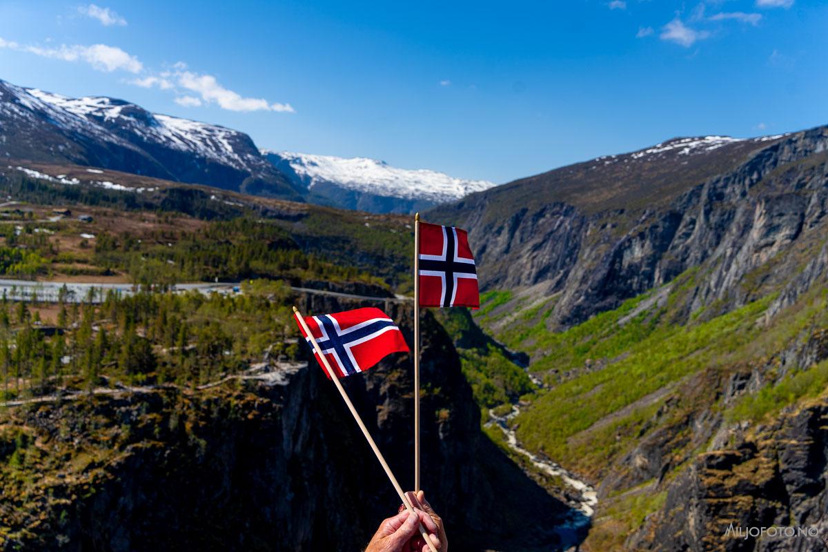 17.mai ved Vøringsfossen