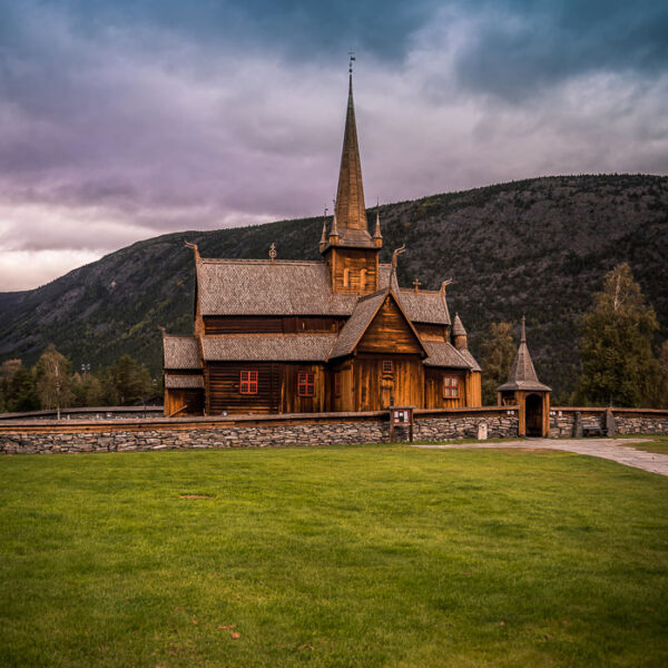 Lom stavkirke