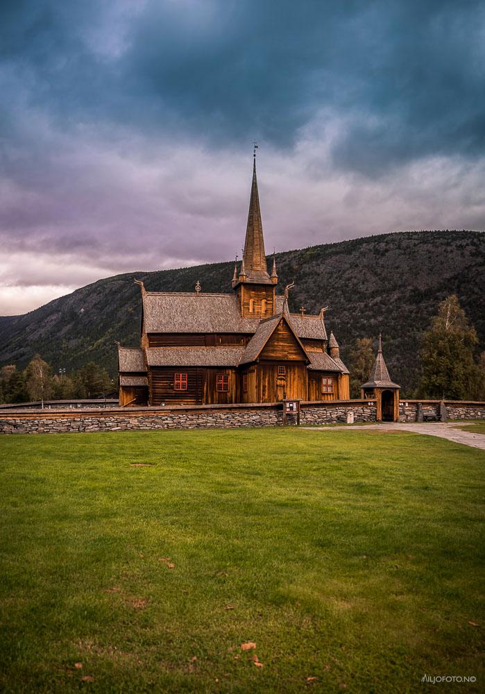 Lom stavkirke