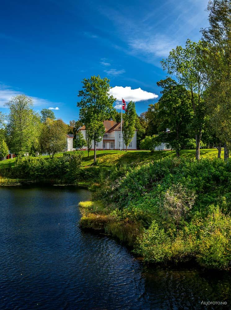 Eidsvold verk fra elven